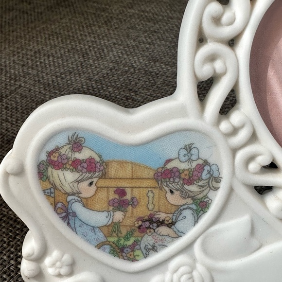 Enesco Precious Moments Photo Frame. “Friendship Blooms When We Are Together” - Picture 3 of 9
